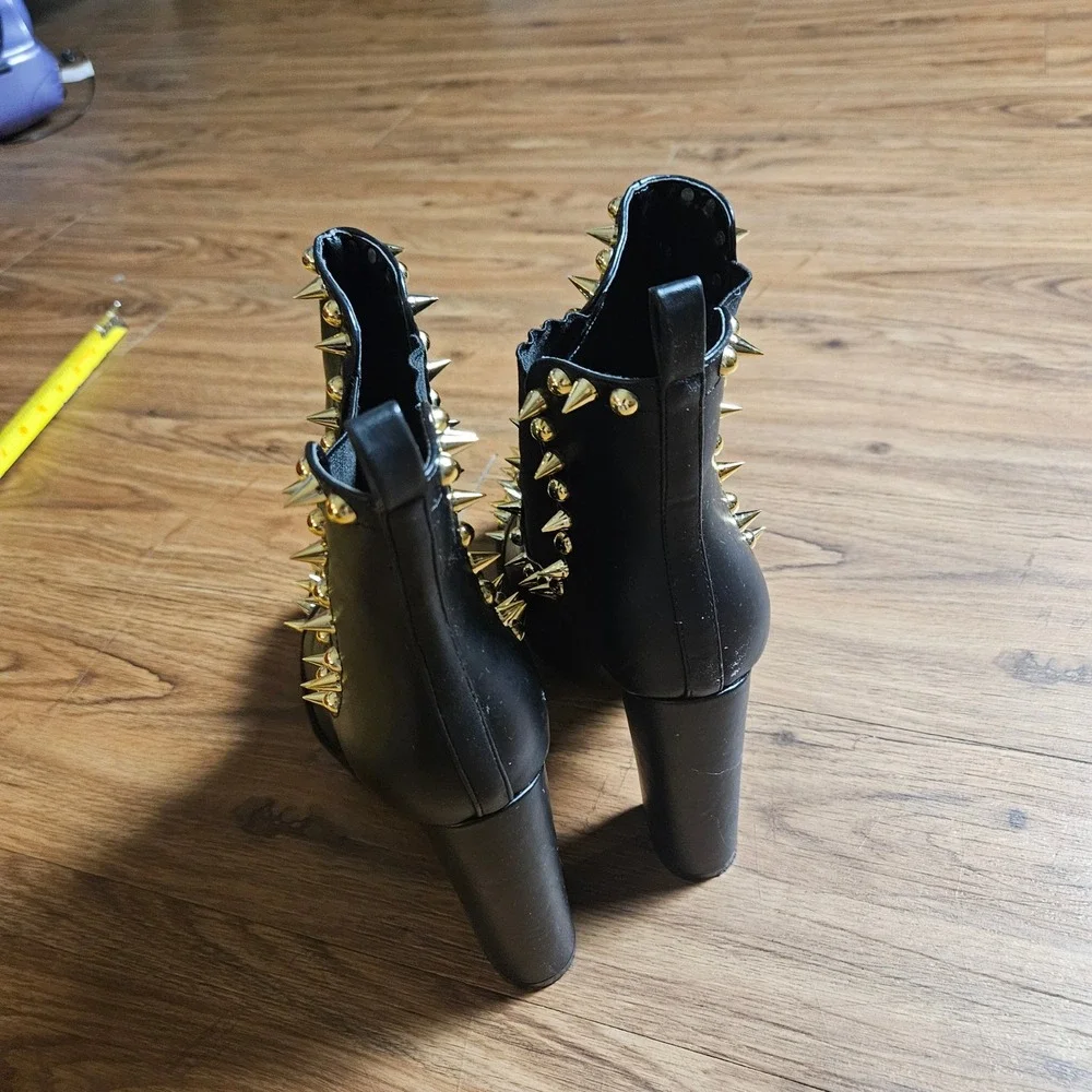 Cape Robbin Jagged Spiked Studded Platform Chelsea Ankle Boots 8.5 Lug Sole Punk